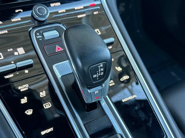 Used 2018 Porsche Panamera 4S AWD/4WD image 25