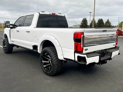 Used 2023 Ford F250 Platinum w/ FX4 Off-Road Package image 11