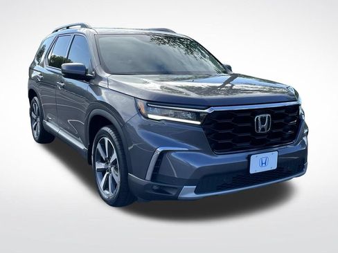 Certified 2025 Honda Pilot Touring image 8