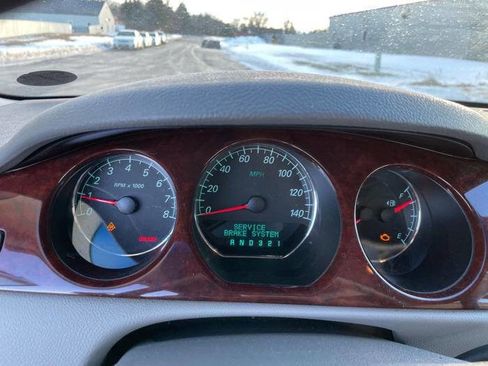 Used 2006 Buick Lucerne CX image 35