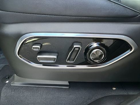 New 2025 Jeep Grand Cherokee L Overland w/ Advanced Protech Group III image 18