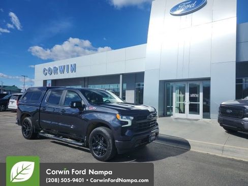 Used 2023 Chevrolet Silverado 1500 RST image 2