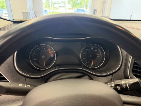 Used 2020 Jeep Cherokee Trailhawk w/ Cold Weather Group AWD/4WD image 16