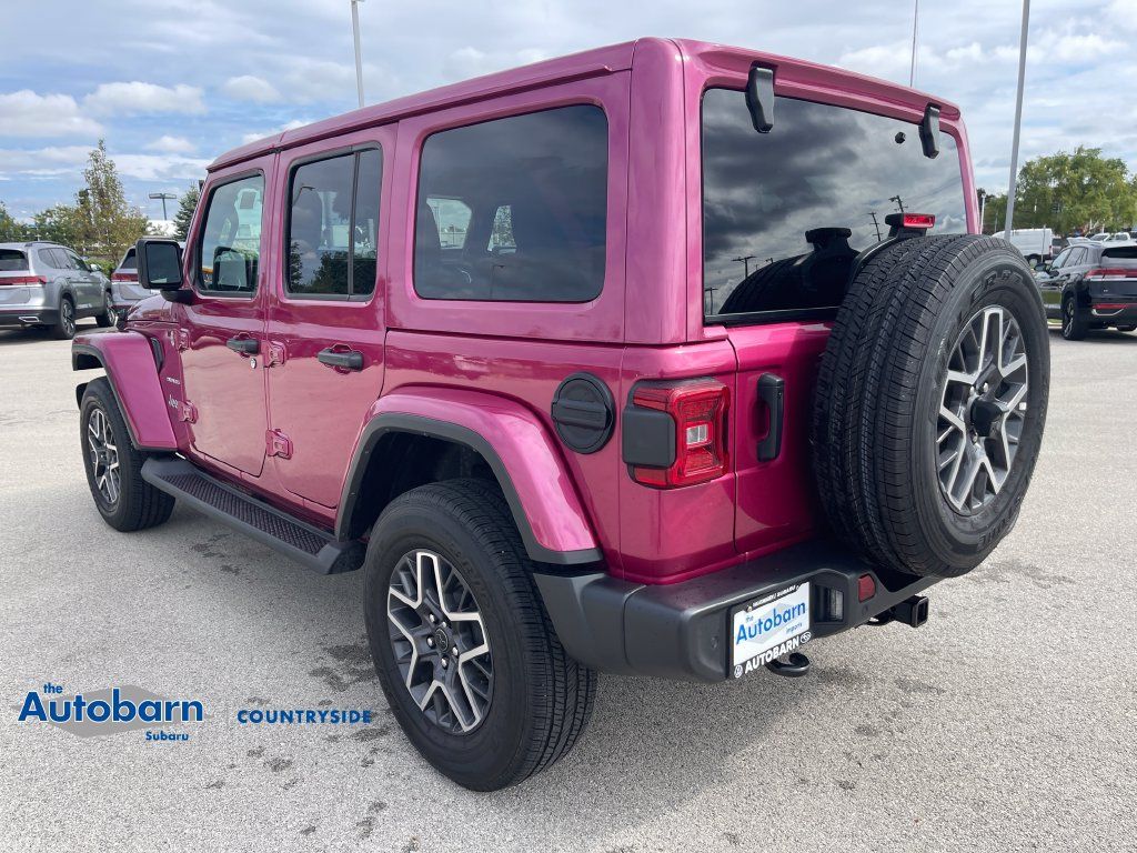Used 2024 Jeep Wrangler Unlimited Sahara w/ Technology Group AWD/4WD image 3