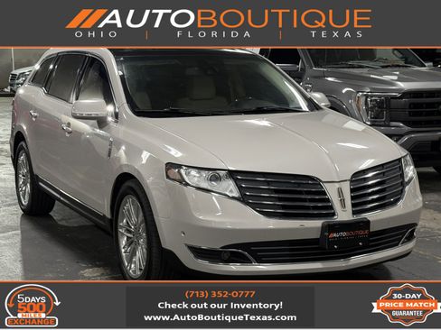 Used 2019 Lincoln MKT AWD image 1