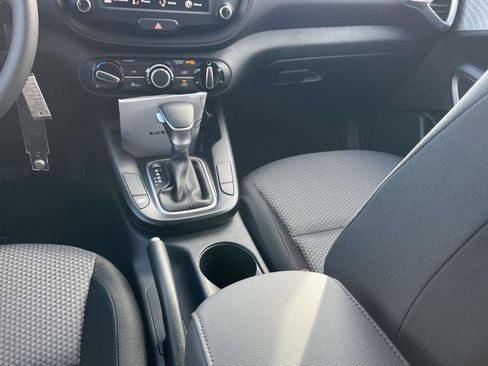 New 2025 Kia Soul LX image 12