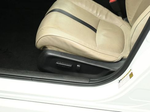 Used 2016 Honda Civic Touring image 9