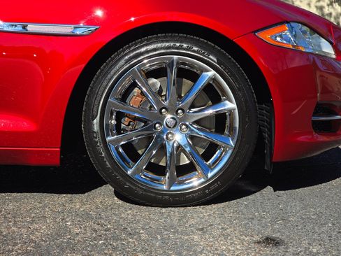 Used 2012 Jaguar XJ image 42