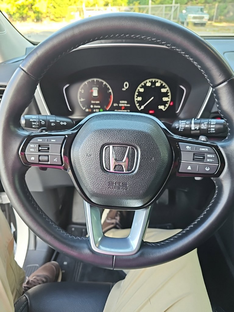 Used 2025 Honda Pilot EX-L image 18