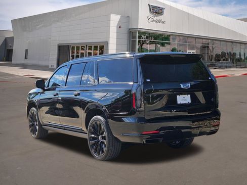 Used 2026 Cadillac Escalade ESV Platinum Sport w/ LPO, ONYX Package AWD/4WD image 4