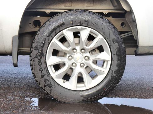 Used 2020 Chevrolet Silverado 1500 Custom w/ Custom Value Package image 9