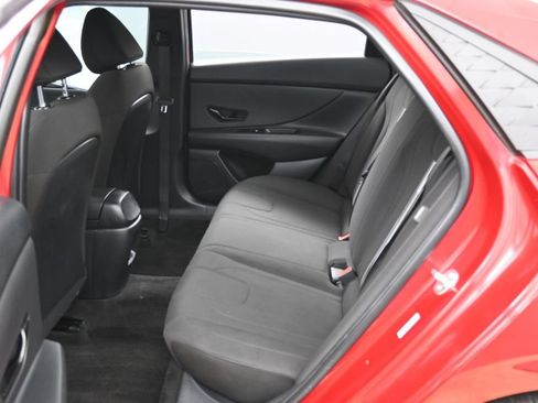 Used 2025 Hyundai Elantra Sport FWD image 19