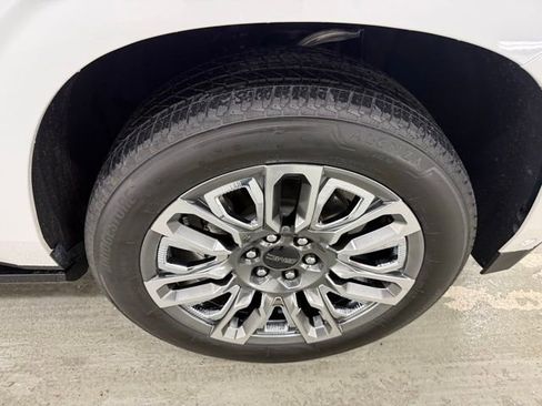 Certified 2024 GMC Yukon Denali Ultimate image 4