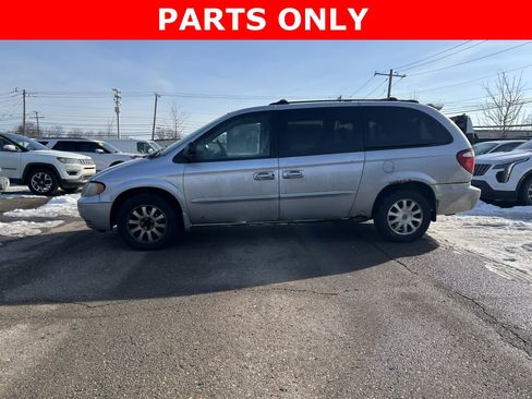 Used 2003 Chrysler Town & Country EX image 30