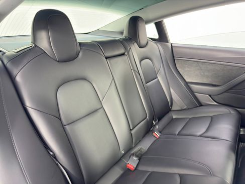 Used 2019 Tesla Model 3 Standard Range Plus image 38