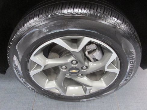 Used 2025 Chevrolet Trax LT w/ LT Convenience Package image 15