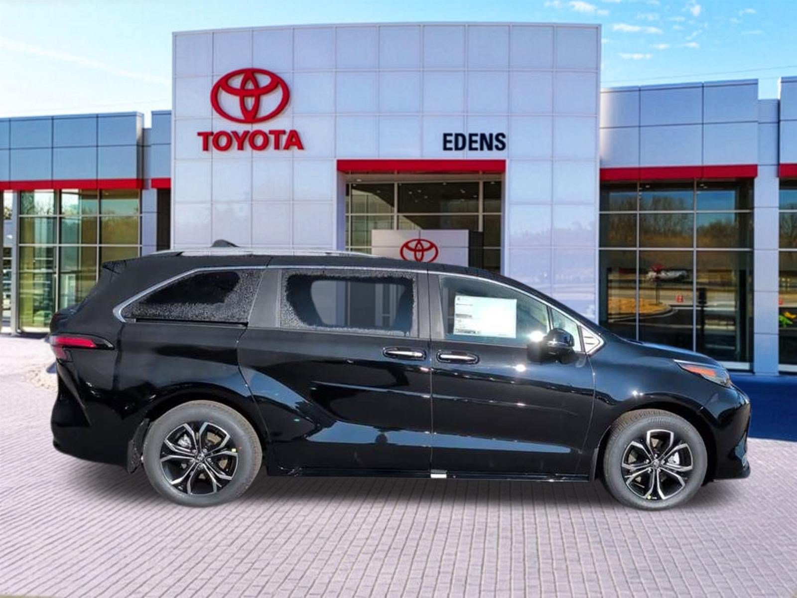 New 2026 Toyota Sienna Platinum AWD/4WD image 2
