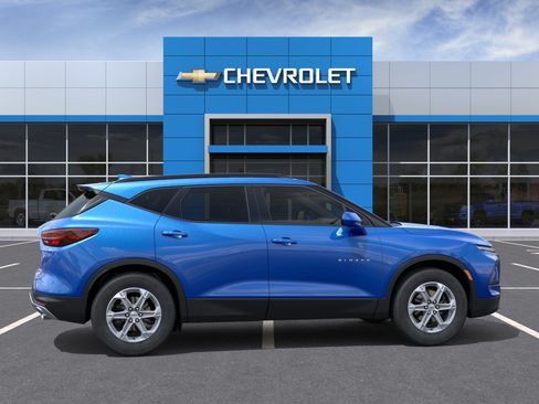 New 2026 Chevrolet Blazer LT w/ Convenience Package FWD image 5