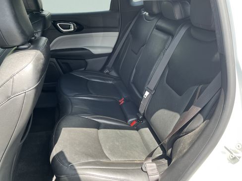 Used 2023 Jeep Compass Limited AWD/4WD image 9