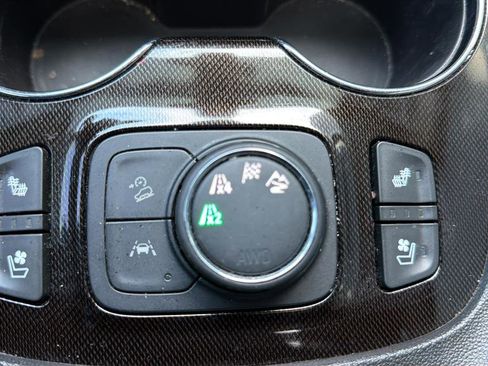 Used 2023 GMC Acadia AT4 w/ Technology Package image 33