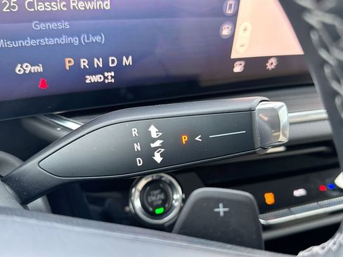 Certified 2025 Buick Envision Preferred image 16