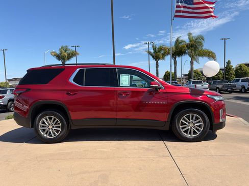 Used 2023 Chevrolet Traverse LT FWD image 4