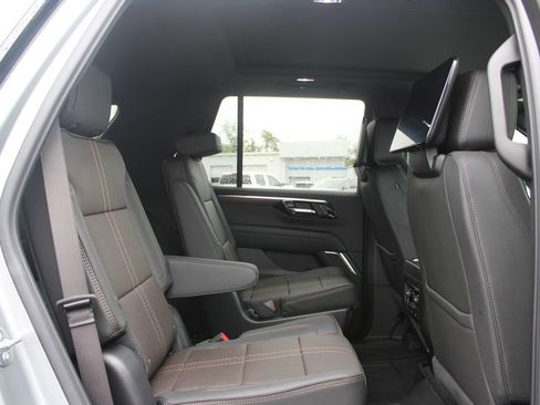 New 2026 Chevrolet Tahoe High Country AWD/4WD image 36