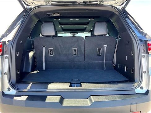 Used 2023 Chevrolet Traverse RS AWD/4WD image 30