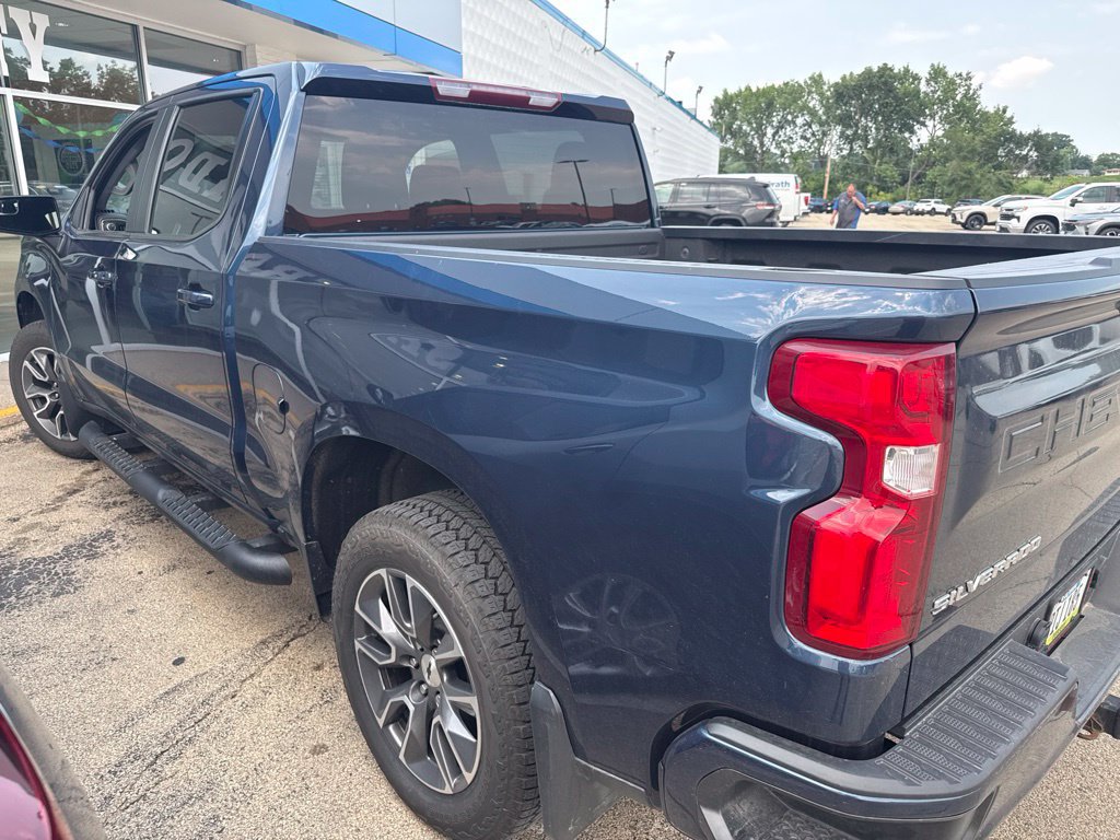 Used 2022 Chevrolet Silverado 1500 RST AWD/4WD image 2