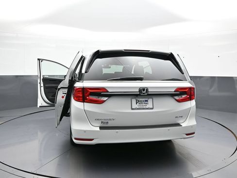 Used 2024 Honda Odyssey Elite image 51