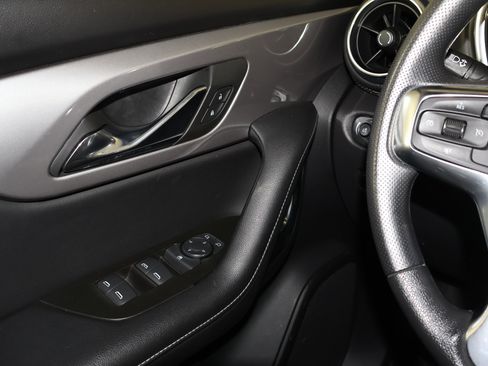 Used 2025 Chevrolet Blazer LT image 32