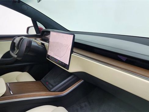 Used 2023 Tesla Model X image 19
