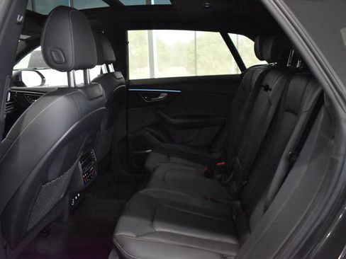 Used 2020 Audi Q8 Premium Plus AWD/4WD image 24