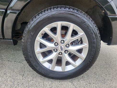 Used 2015 Ford Expedition Limited w/ Equipment Group 301A AWD/4WD image 33