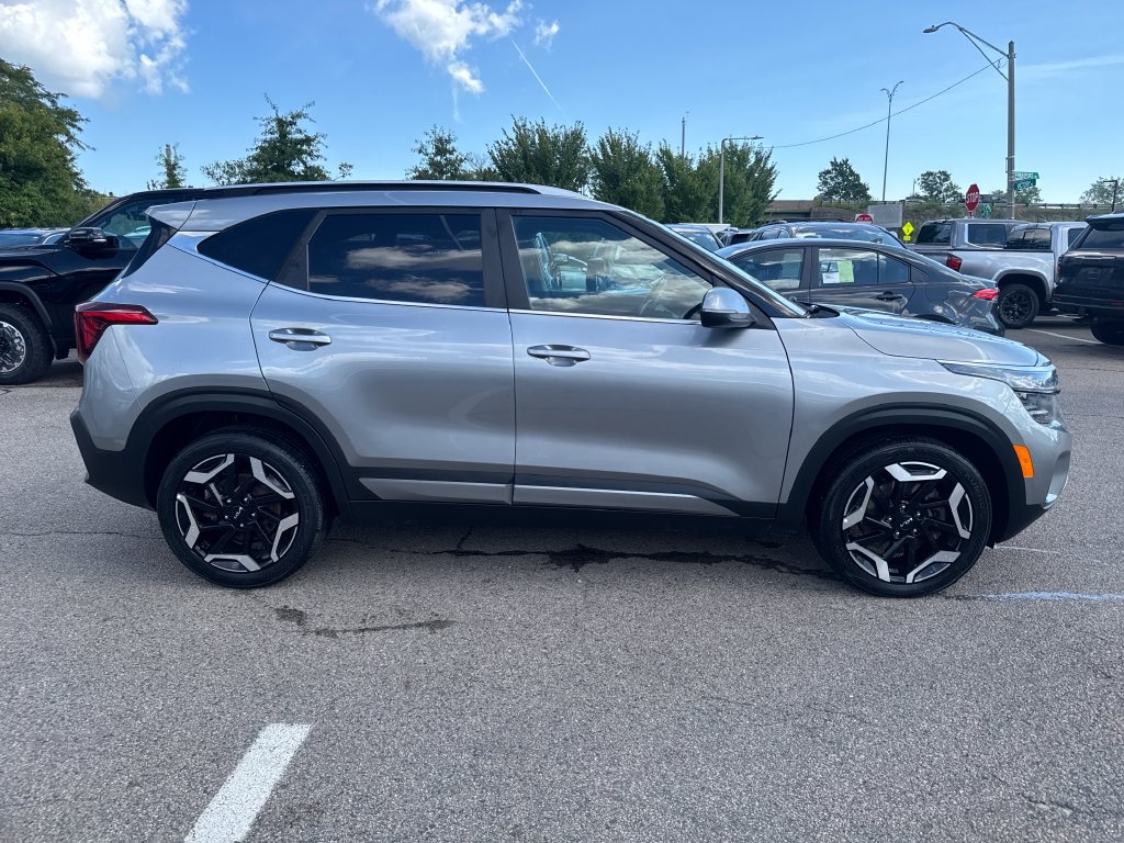 Used 2024 Kia Seltos SX w/ SX Sunroof Package AWD/4WD image 10