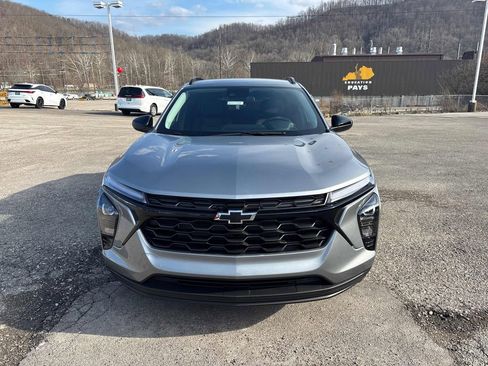 New 2026 Chevrolet Trax LT w/ Driver Confidence Package image 8