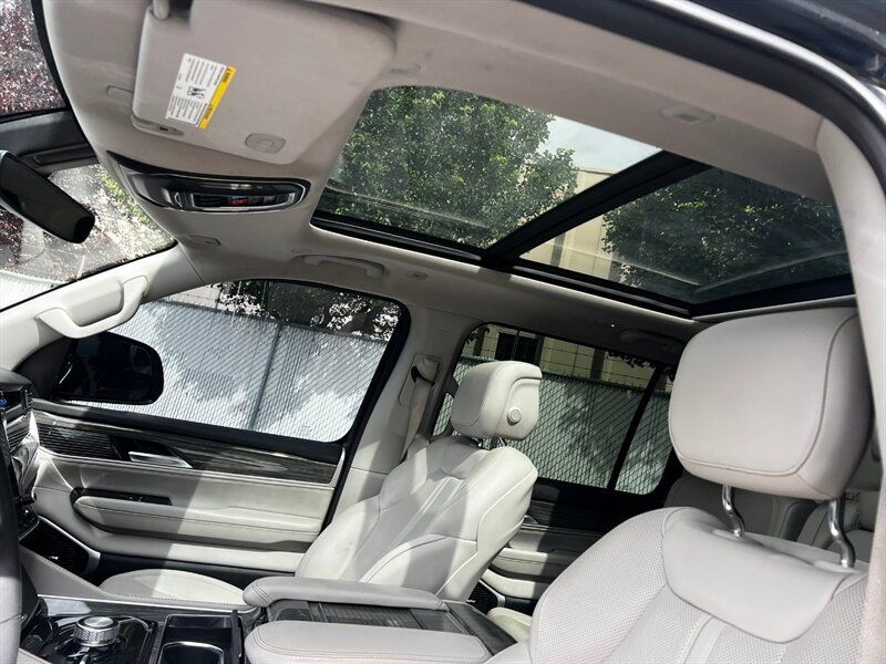 Used 2022 Jeep Wagoneer Series II w/ Premium Group I AWD/4WD image 19