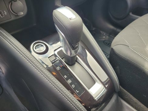 Certified 2020 Nissan Kicks SV image 25