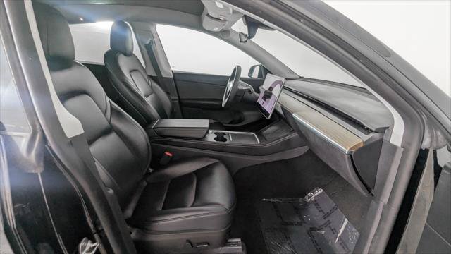 Used 2022 Tesla Model Y Long Range AWD/4WD image 18
