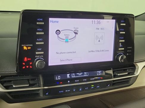 Used 2021 Toyota Sienna XLE FWD image 29
