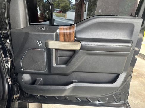 Used 2016 Ford F150 Lariat image 35