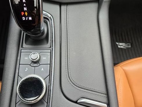 Used 2021 Cadillac XT5 Premium Luxury image 32