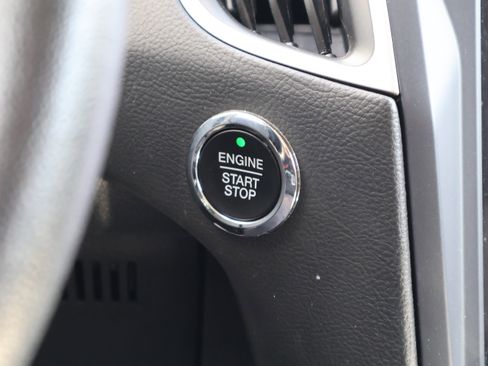 Used 2022 Ford Edge SEL image 33