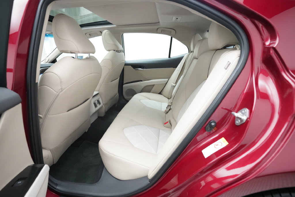 Used 2018 Toyota Camry XLE w/ Audio Package FWD image 15