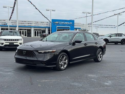 Used 2023 Honda Accord EX image 1