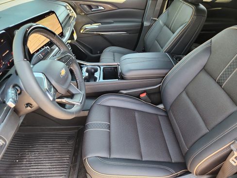 New 2026 Chevrolet Traverse High Country w/ LPO, Floor Liner Package FWD image 9