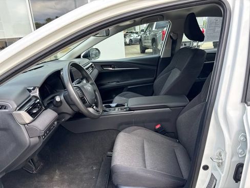 Used 2025 Toyota Camry LE FWD image 23
