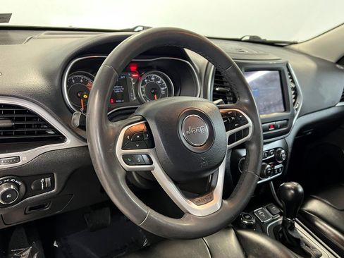 Used 2022 Jeep Cherokee Latitude w/ Sun & Sound Group image 25