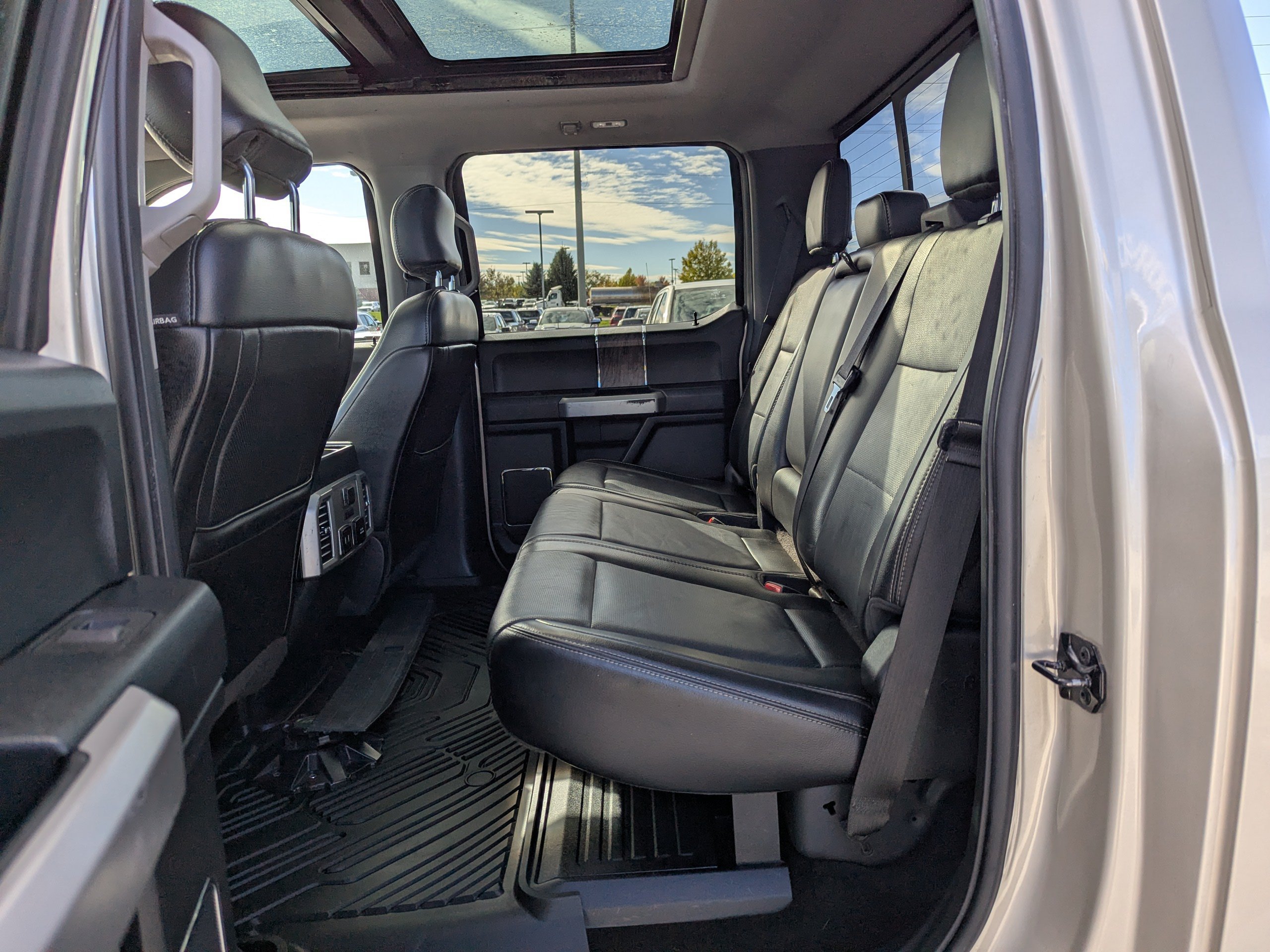 Used 2017 Ford F350 Lariat w/ Lariat Ultimate Package AWD/4WD image 31