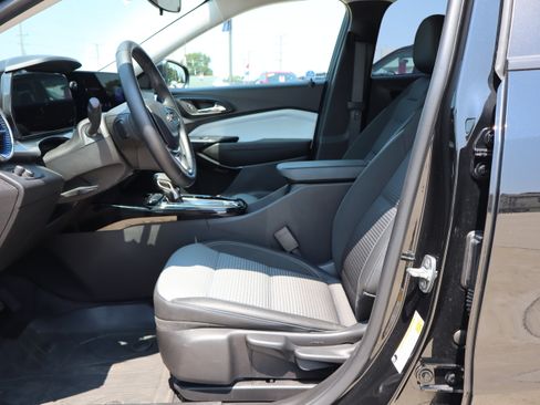 Used 2024 Chevrolet Trax LT w/ Driver Confidence Package FWD image 9
